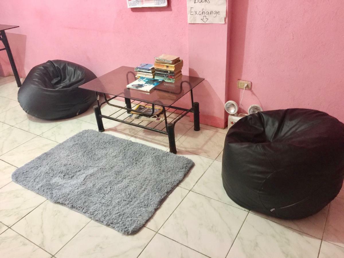 J & C Guesthouse Моалбоал Екстериор снимка